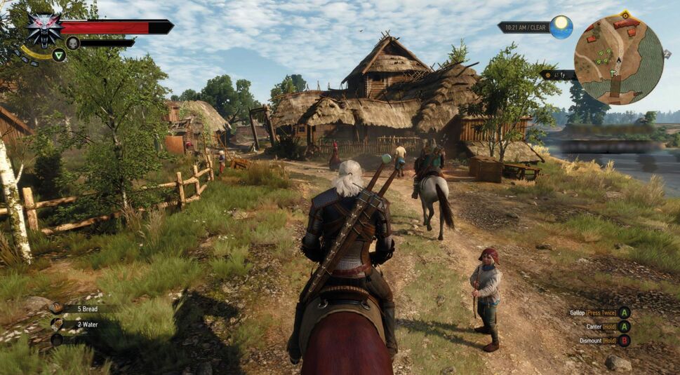 In dieser Szene aus The Witcher 3 reitet Geralt von Riva auf seinem Pferd Plötze durch ein malerisches Dorf. Umgeben von strohgedeckten Häusern und Dorfbewohnern zeigt das Spiel erneut, wie detailverliebte Easter Eggs in Games die Spielwelt lebendig machen. Die Minikarte, Dialoganzeigen und Ressourcenanzeige betonen die spielerische Immersion.