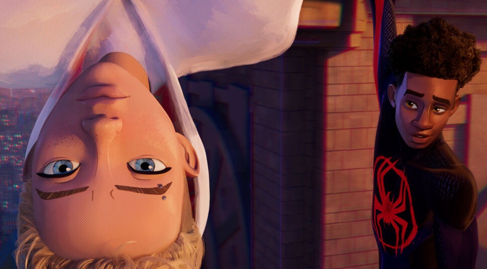 gwen und miles aus dem film spider-man: across the spider-verse kritik