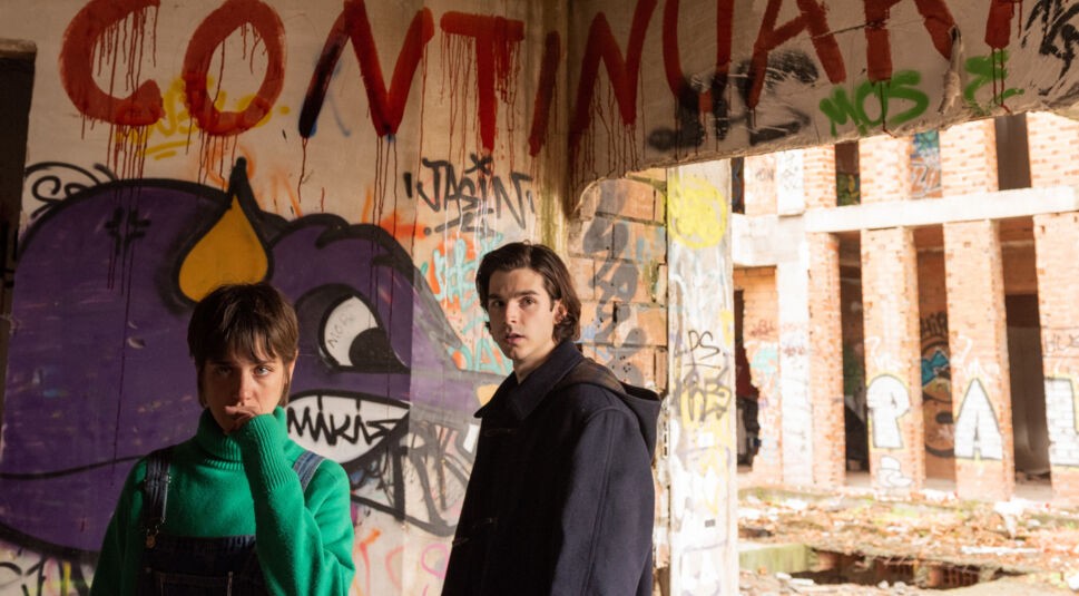 Veki Velila und Alvaro Mel in Mord, wie er im Buche steht