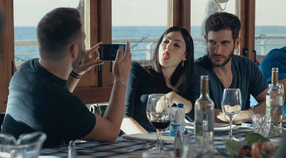 Ursula Corbero und Quim Gutierrez in Köper in Flammen