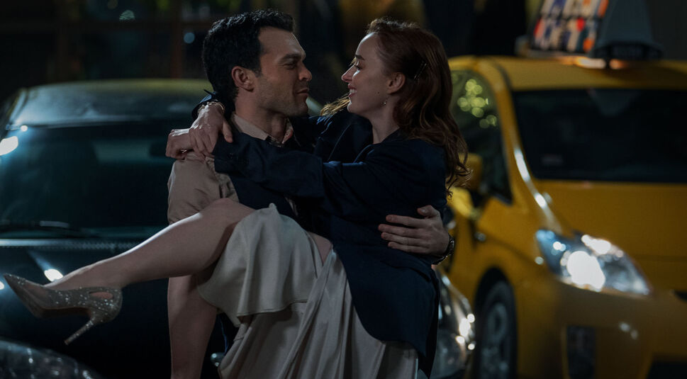 Alden Ehrenreich und Phoebe Dynevor in Fair Play