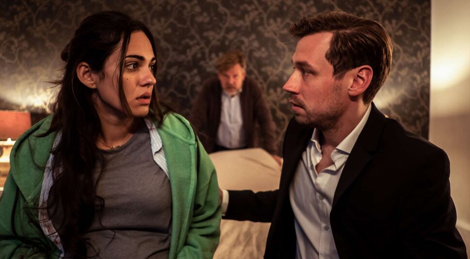 Maria (Nilam Farooq) mit ihrem Verlobten Viktor (David Kross) in Thomas Siebens Horrorthriller