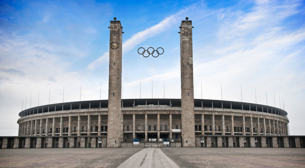 Das Olympiastadion in Berlin von vorn