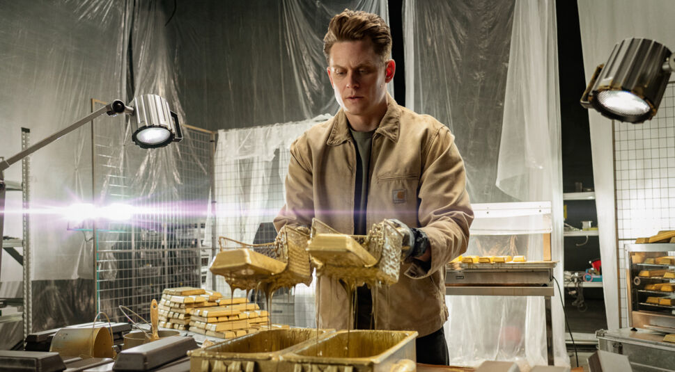 Billy Magnussen in Lift