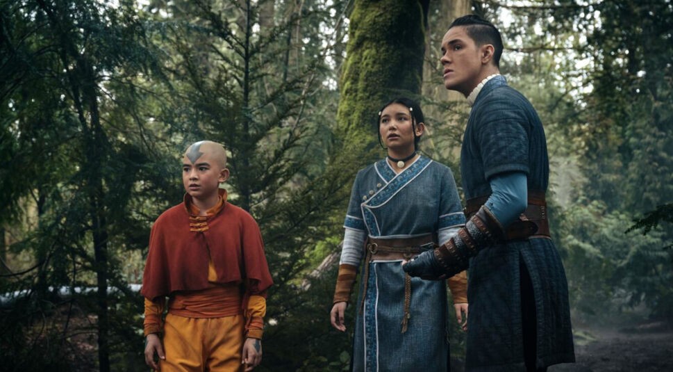 Ian Ousley, Kiawentiio und Gordon Cormier in Avatar - Herr der Elemente