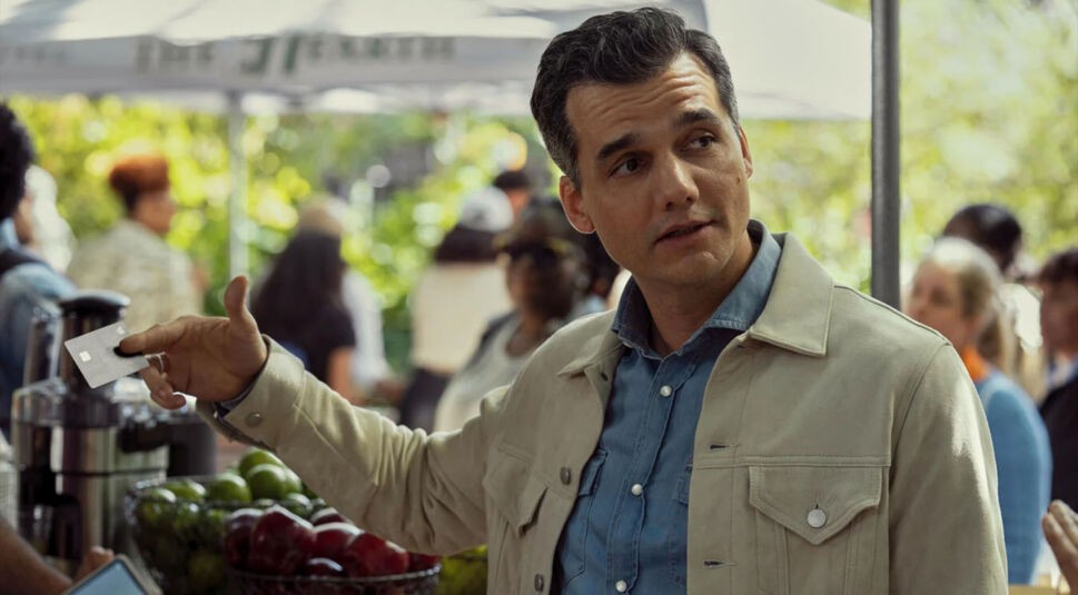 Wagner Moura in Mr. & Mrs. Smith