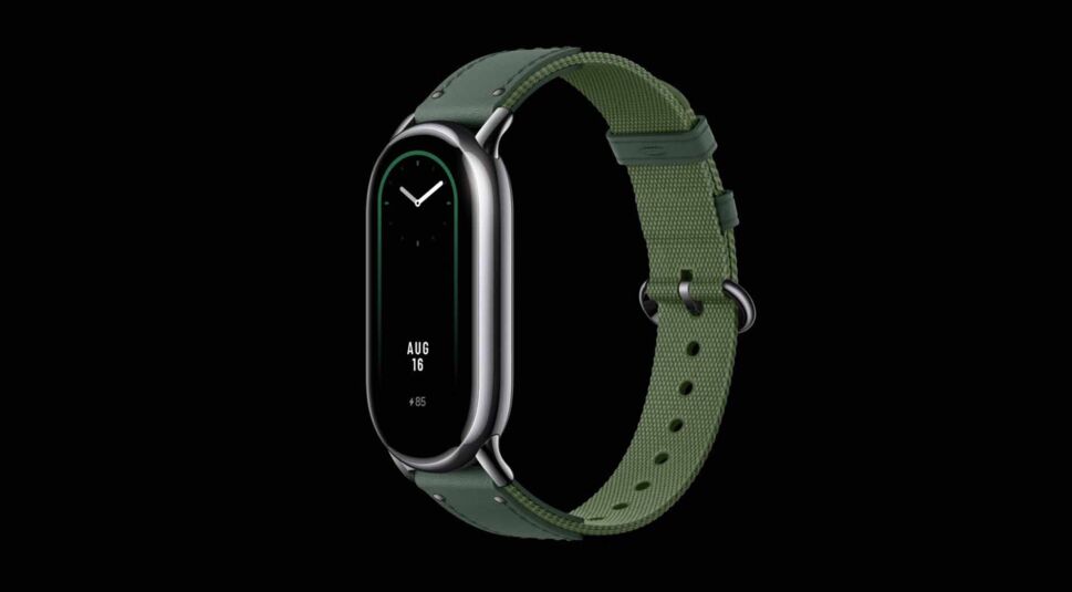 Das Xiaomi Smart Band 8 mit grünem Armband
