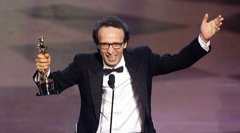 Roberto Benigni erhält einen Oscar