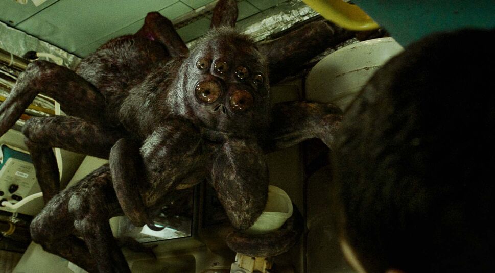 Hanuš, gesprochen von Paul Dano, in Spaceman