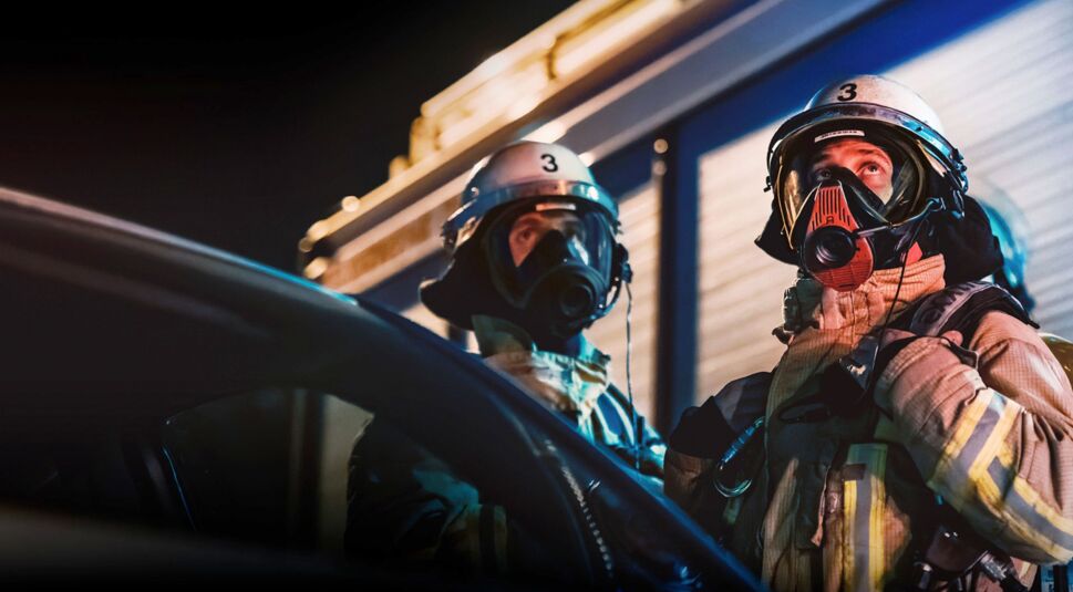 Die Duisburger Feuerwehr bei einem Einsatz in "Feuer und Flamme"