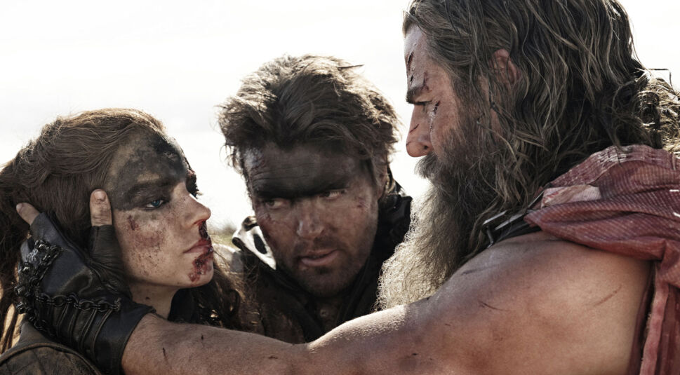 Anya Taylor-Joy als Furiosa, Tom Burke als Praetorian Jack und Chris Hemsworth als Dementus