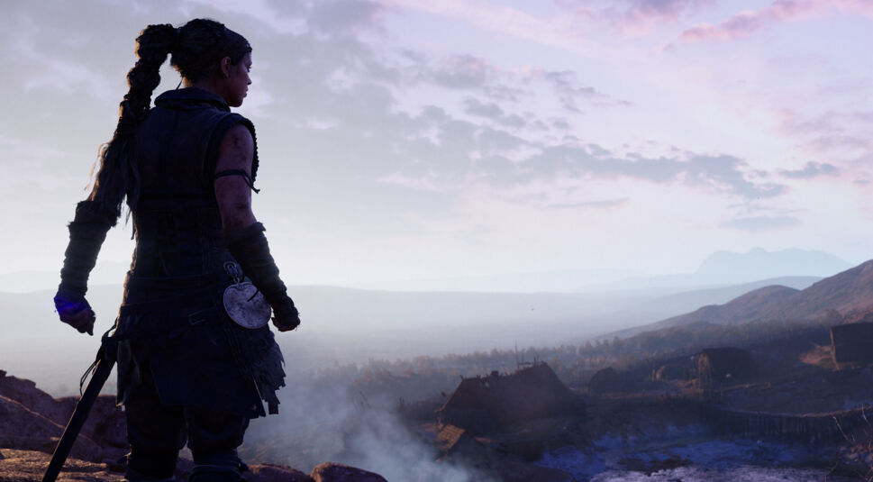 Sensua schaut in Sensua's Saga: Hellblade 2 auf die Landschaft