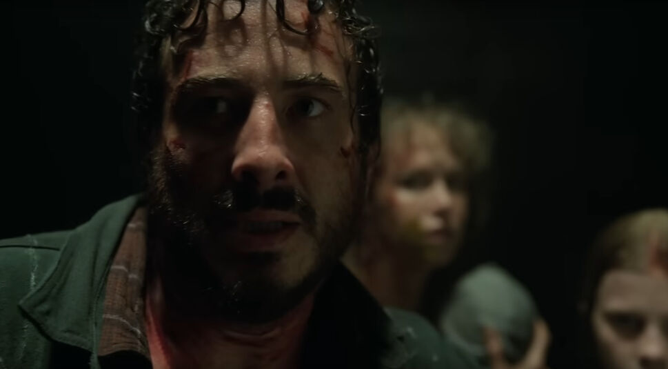 Alyla Browne und Ryan Corr in Sting