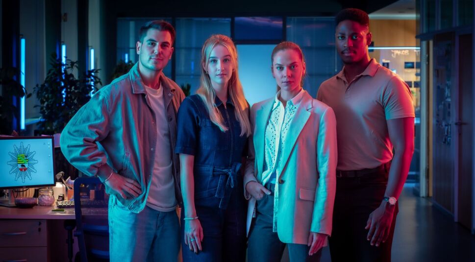 Der "Blutige Anfänger"-Cast um Ugur Ekeroglu, Luise Emilie Tschersich, Cheyenne Pahde und Ben Andrews Rumler.