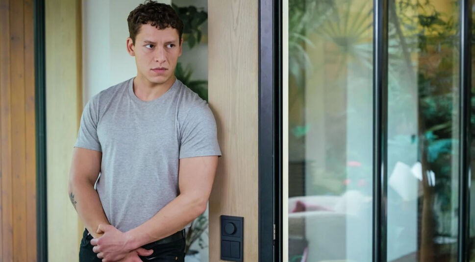 Malik Blumenthal in Un/Dressed