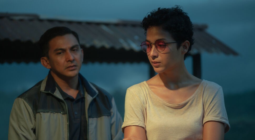 Putri Marino und Yoga Pratama