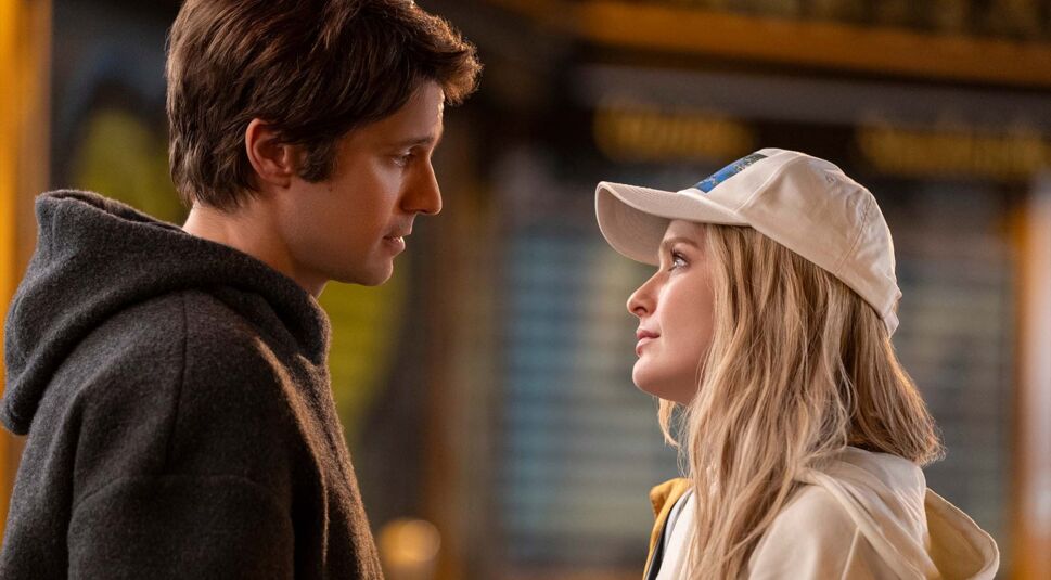 Camille Razat und Lucas Bravon in Emily in Paris