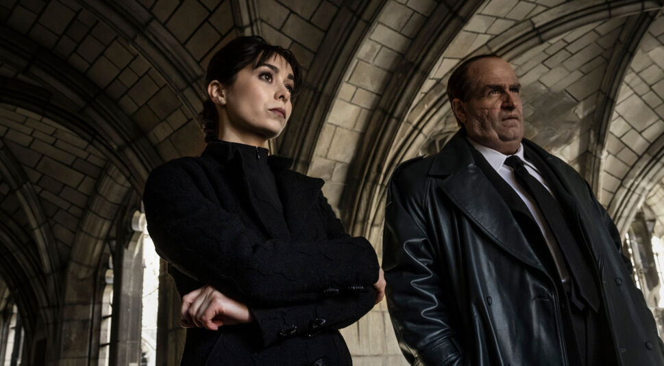 Christin Milioti und Colin Farrell in The Penguin