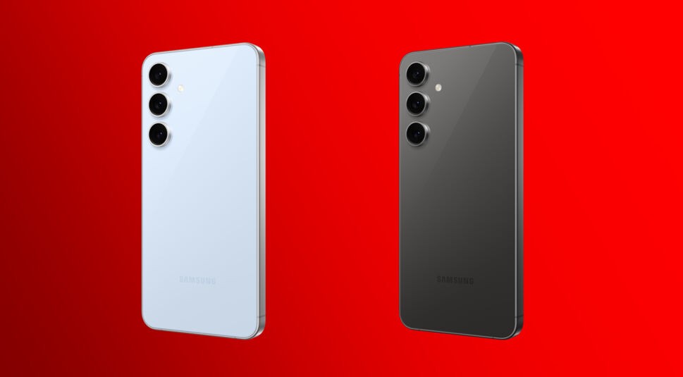 Das Bild zeigt das Samsung Galaxy S24 FE in zwei unterschiedlichen Farbvarianten. Auf der rechten Seite ist die Fan Edition von 2024 in der Farbe Graphite (Grau) und auf der linken Seite in Blue (Blau) abgebildet.