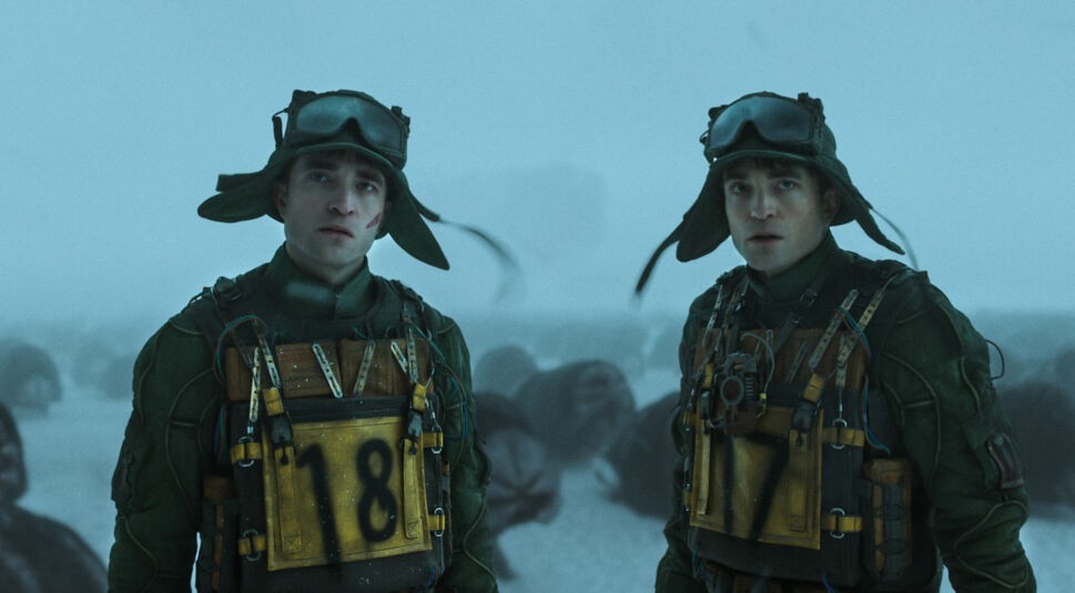 Bild von Robert Pattinson in einer Doppelrolle in Mickey 17