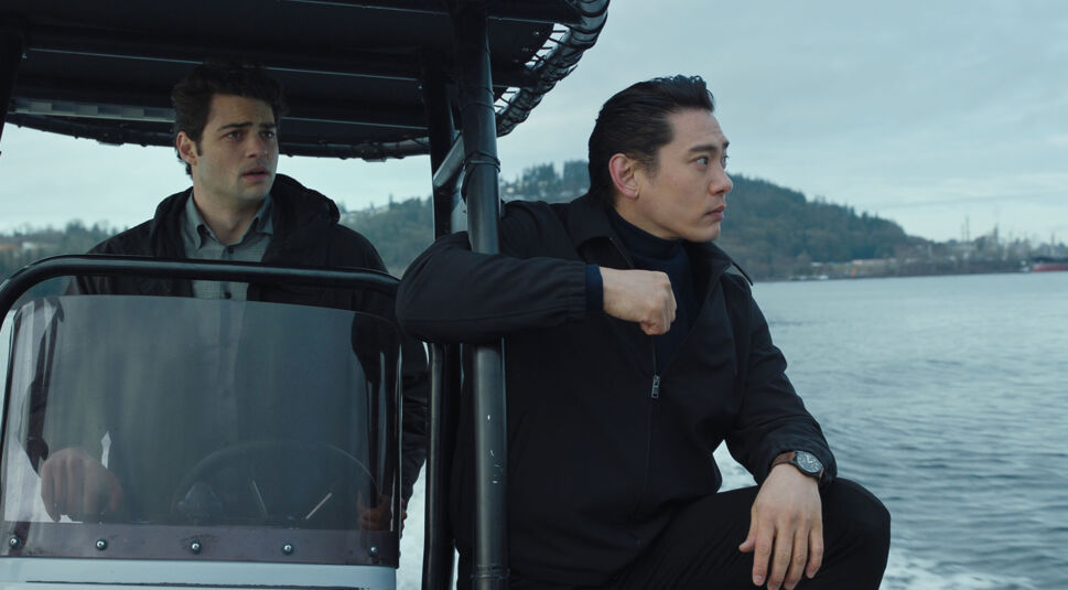 Noah Centineo und Teo Yoo in The Recruit