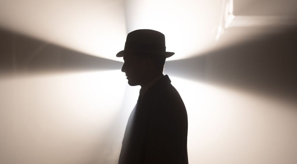 Volker Bruch als Gereon Rath in Staffel 5 von Babylon Berlin.