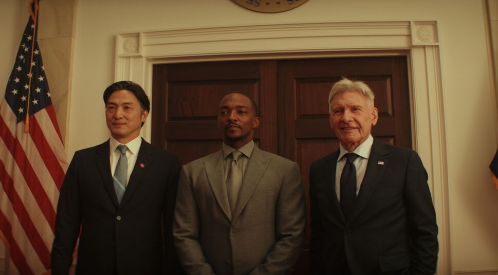 Im Marvel-Bösewichten-Artikel siehst du Sam Wilson alias Captain America neben Thaddeus Ross alias Red Hulk stehen