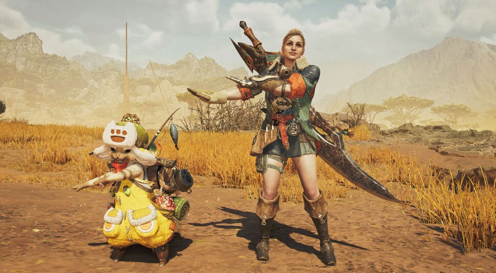 Auf dem Bild aus Monster Hunter Wilds sind eine Jägerin und ihr Palico-Gefährte in einer weiten Savannenlandschaft zu sehen. Die Jägerin trägt eine robuste Rüstung, hat ein großes Schwert auf dem Rücken und zeigt eine einladende Geste. Der Palico ist in ein auffälliges Kostüm gehüllt und trägt verschiedene Jagdausrüstungen. Die Umgebung ist trocken, mit goldgelbem Gras und felsigen Bergen im Hintergrund.
