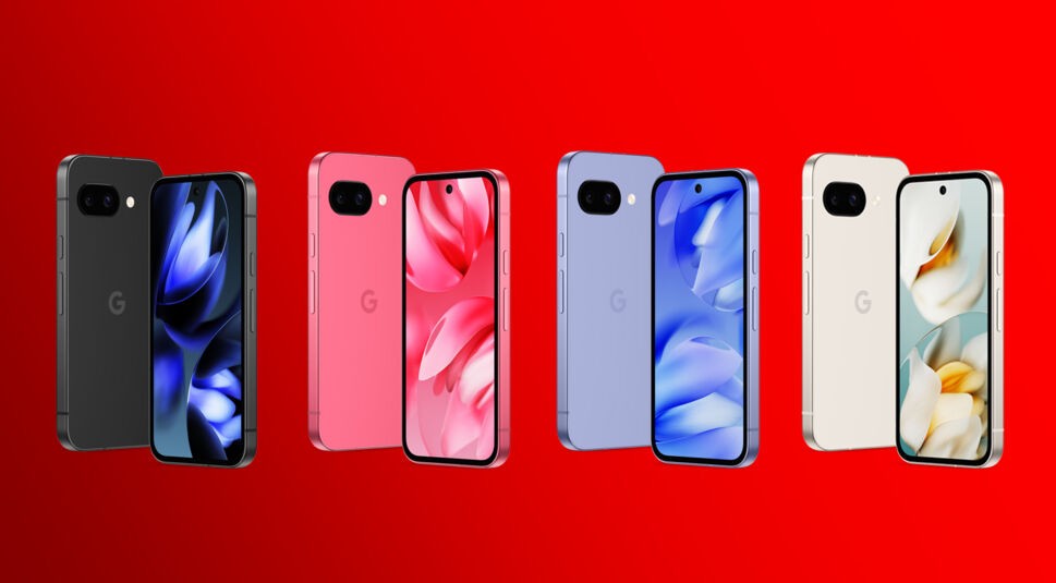 Das Bild zeigt alle vier Farbvarianten des Google Pixel 9a von vorne und hinten vor einem roten Hintergrund: Obsidian (Schwarz), Peony (Rosa), Iris (Flieder) und Porcelain (Beige). Jedes Gerät präsentiert ein farblich passendes Wallpaper auf dem Display. Das Google Pixel 9a überzeugt durch kantiges Design, Dualkamera und kräftige Farben.
