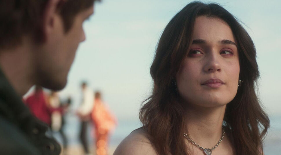 Eléa Rochera und Alberto Olmo in Mala Influencia