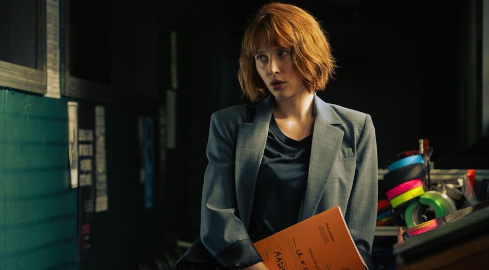 Claire Romain als Manon in Unter der schwarzen Sonne