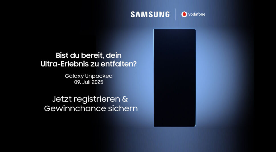 Auf diesem Werbebild zu den Samsung Neuheiten ist ein dunkles, von Licht umrahmtes Smartphone-Silhouette zu sehen, das auf ein neues faltbares Gerät hinweist. Links steht in weißer Schrift: „Bist du bereit, dein Ultra-Erlebnis zu entfalten?“ mit Hinweis auf das Galaxy Unpacked Event am 9. Juli 2025. Oben sind die Logos von Samsung und Vodafone zu erkennen.
