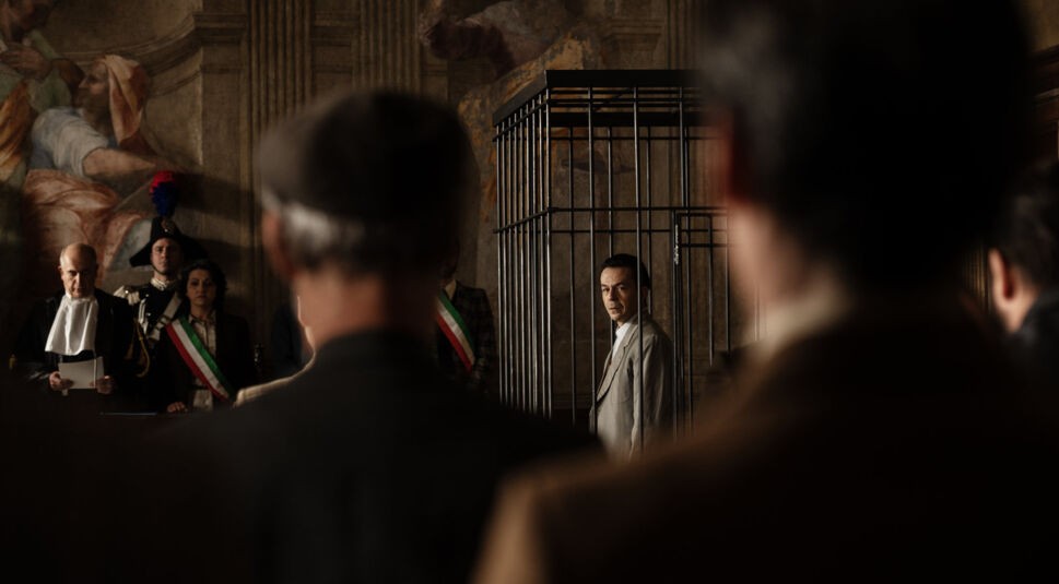 Ein Verdächtiger muss sich vor Gericht verantworten.