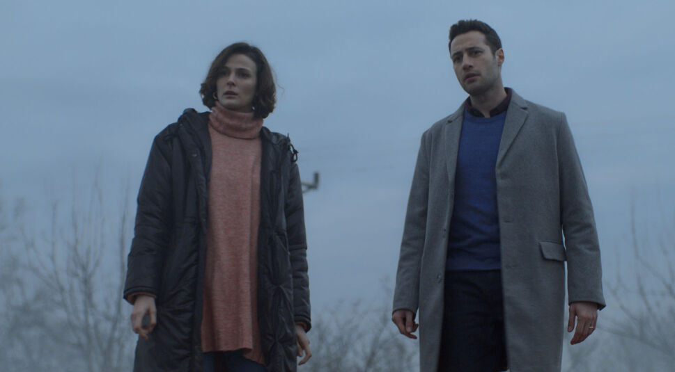 Ozan Dolunay und Büşra Develi in Kasaba – Die Kleinstadt