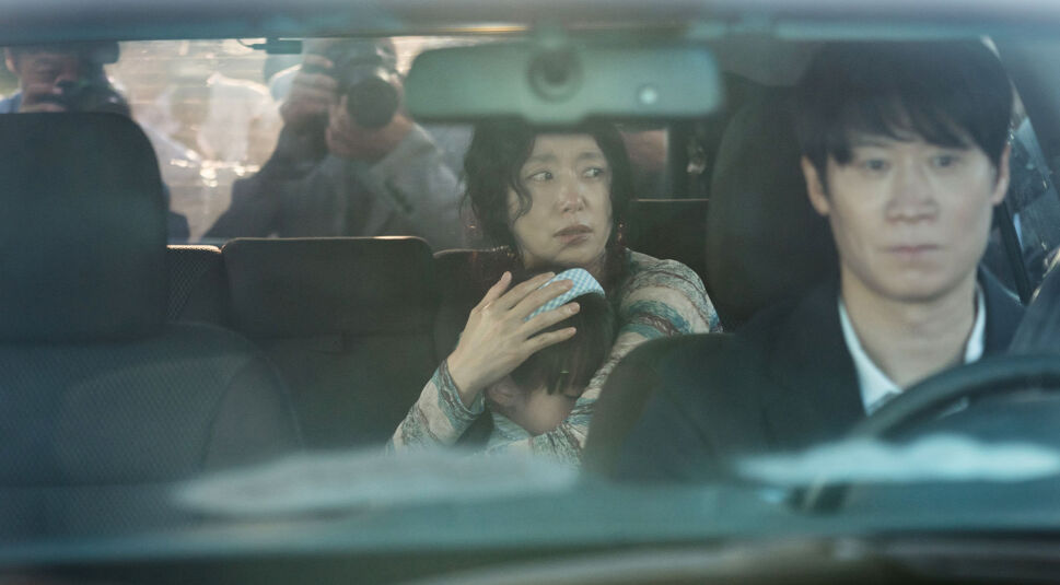 Jeon Do-yeon in The Price of Confession