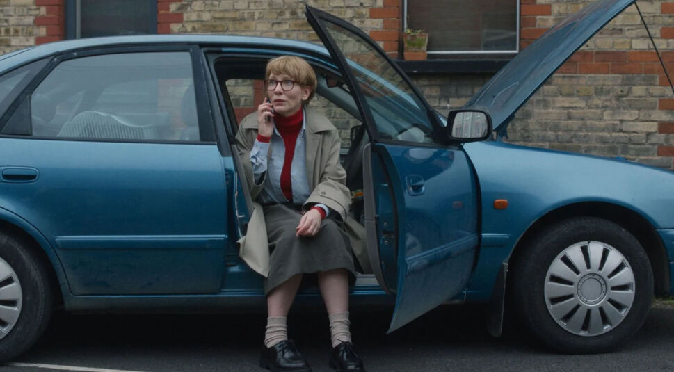 Cate Blanchett in Father Mother Sister Brother