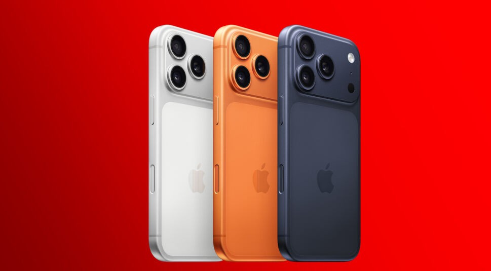 Im iPhone-Größen-Vergleich ist das iPhone Pro mit Triple-Kamera-System in Silber, Orange und Dunkelblau abgebildet.