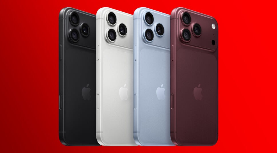 Auf dem Bild zu den iPhone Größen sind vier iPhone 18 Pro Modelle von hinten zu sehen, leicht angewinkelt nebeneinander aufgereiht. Jedes Gerät zeigt das markante Kamera-Plateau mit drei Linsen und das Apple-Logo auf der Rückseite. Die Gehäuse schimmern in vier unterschiedlichen Farbtönen von dunkel bis hell. Der kräftig rote Hintergrund wirkt modern und selbstbewusst.