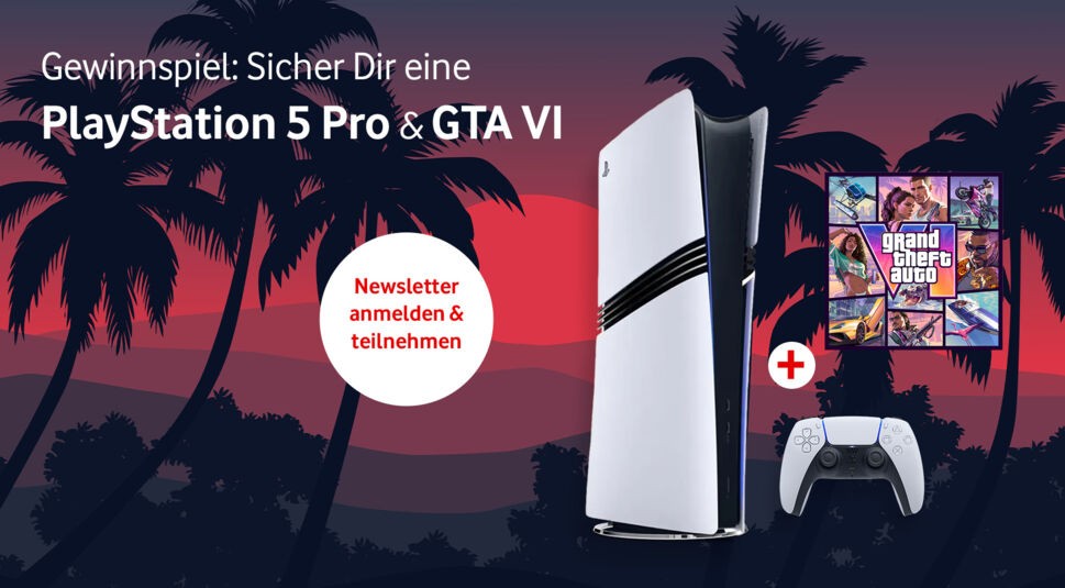 Text „Gewinnspiel: Sicher Dir eine PlayStation 5 Pro & GTA VI“ und „Newsletter anmelden & teilnehmen“ neben Konsole, Controller und GTA-Cover vor Palmen im Sonnenuntergang
