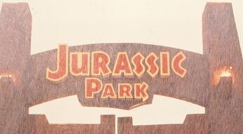 Eingangstor zum Jurassic Park