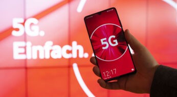 5G-Smartphone in rot