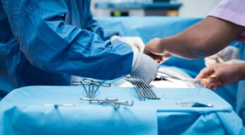 Lebertransplantation bei der eine Leber, die mit Liver4Life regeneriert wurde, transplantiert wird.