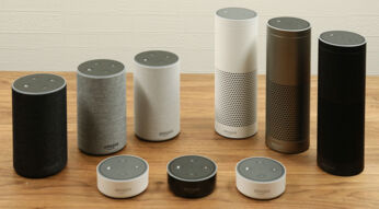 Jeweils drei Geräte der Modelle Echo, Echo Plus und Echo Dot