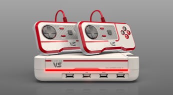 Die Evercade VS Console mit zwei Controllern.