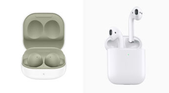 Galaxy Buds2 links und AirPods 2 rechts nebeneinander vor hellem Hintergrund
