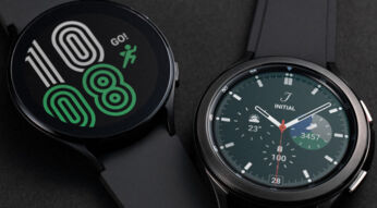 Galaxy Watch4 und Watch4 Classic in Schwarz nebeneinander