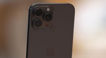 Das iPhone-13-Pro-Modell in Schwarz