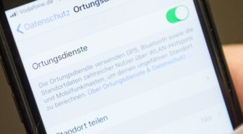 iPhone-Display mit Standort-Einstellungen