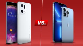 Smartphones OPPO Find X5 Pro und iPhone 13 PRo Max nebeneinander vor rotem Hintergrund