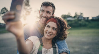 bereal-app-setzt-auf-authentizitaet-alltagsmomente-statt-selbstinszenierung-header